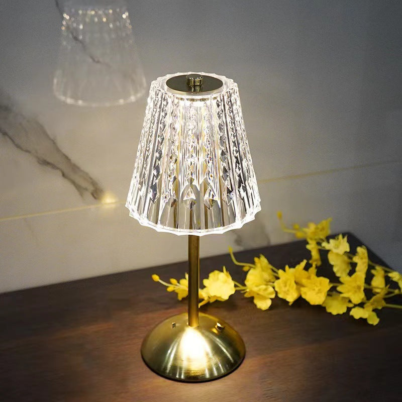 Lâmpada de Mesa de Luxo Minimalista em Metal ¨C Luz de Criativa Diamante para Quarto, Lâmpada de Ambiente Elegante com Controlo por Toque