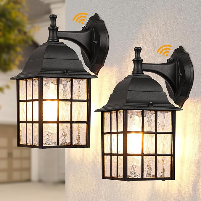 Exterior light fixture with fashion camera