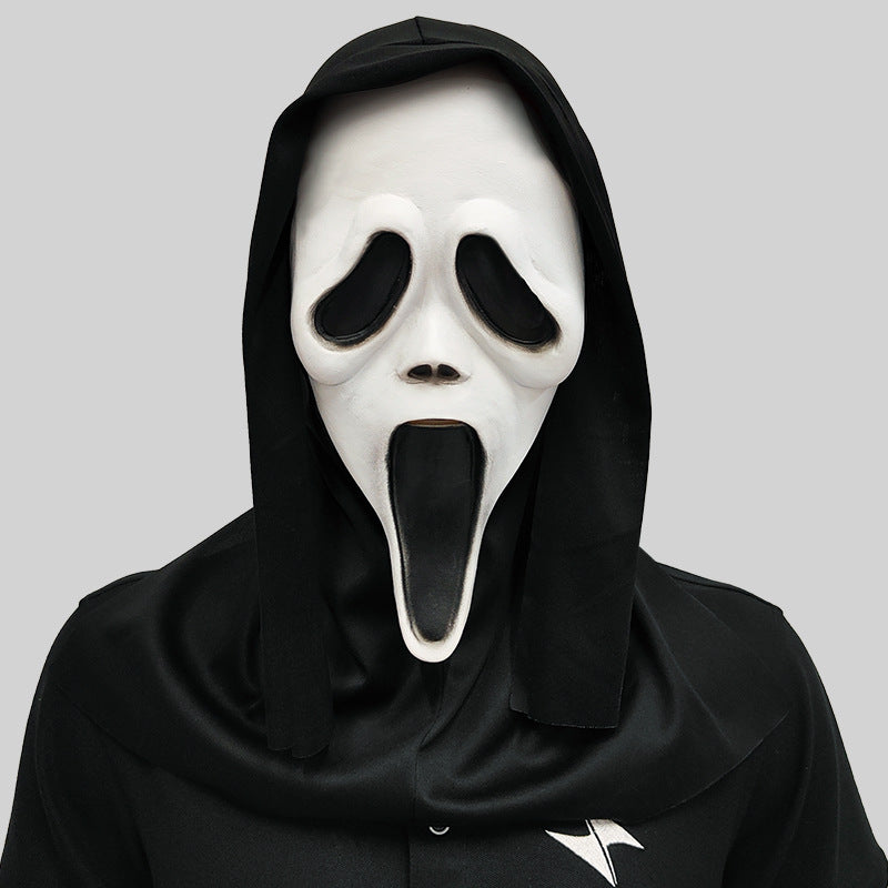 Iconic Ghostface Mask – Classic Horror Design with Black Shroud for Timeless Spooky Appeal