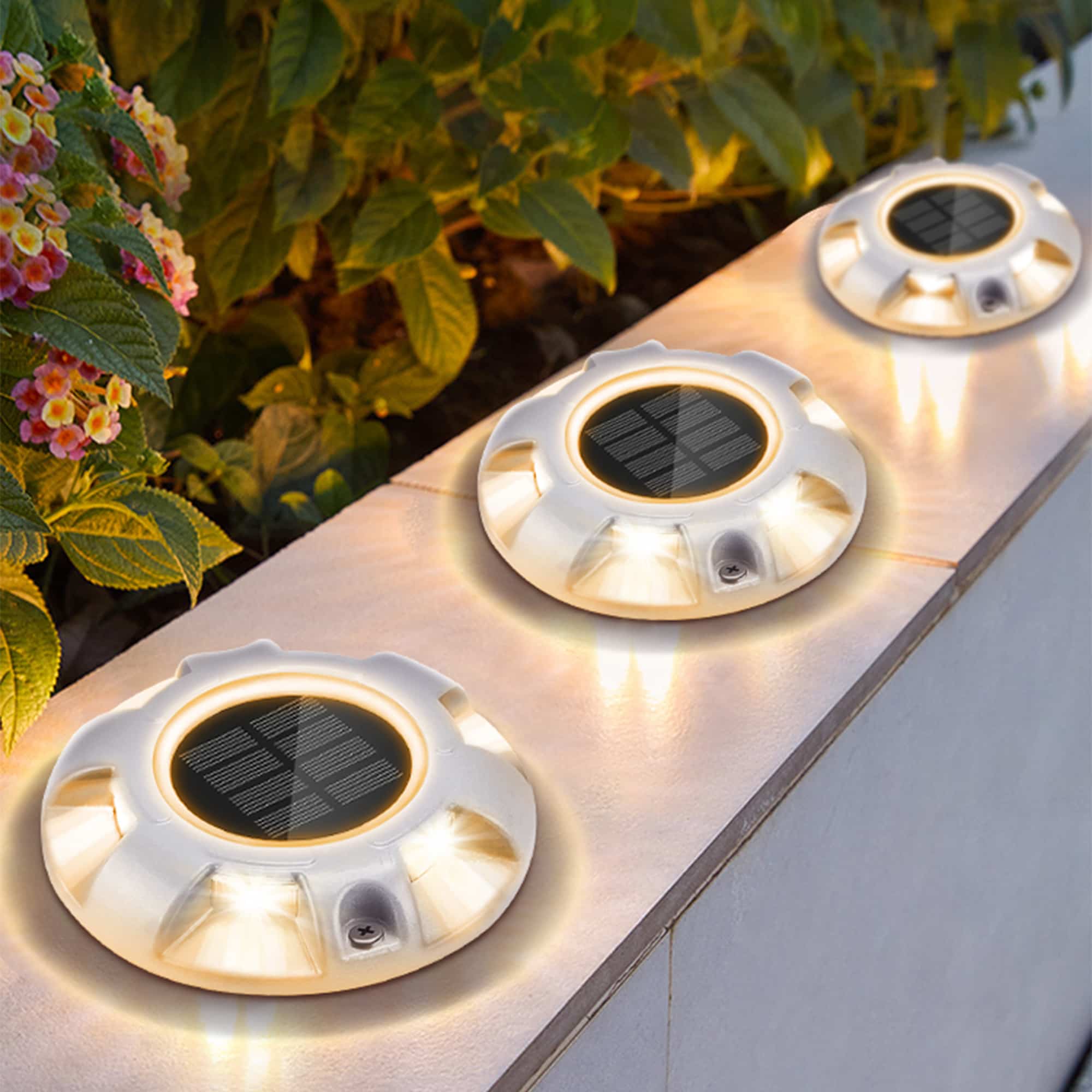 LED Solar Deck Lights Outdoor Lawn Lamps for Courtyards and Pathways