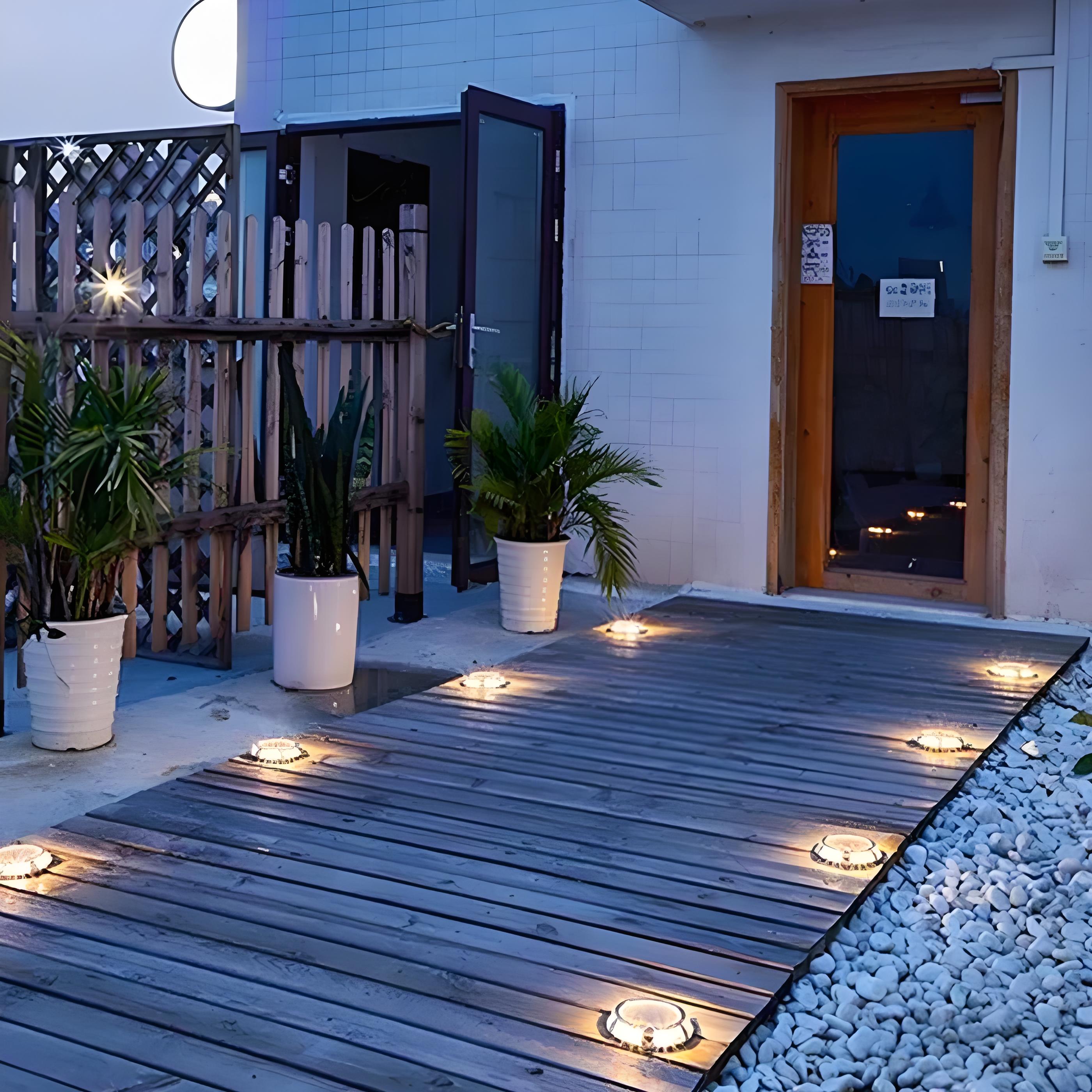 LED Solar Deck Lights Outdoor Lawn Lamps for Courtyards and Pathways