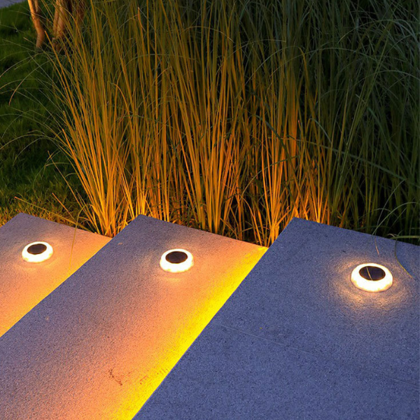 Bestseller LED Außen wasserdichte Rasenlichter – Solar Gartensteckerlichter für Gehweg- und Gartendekoration