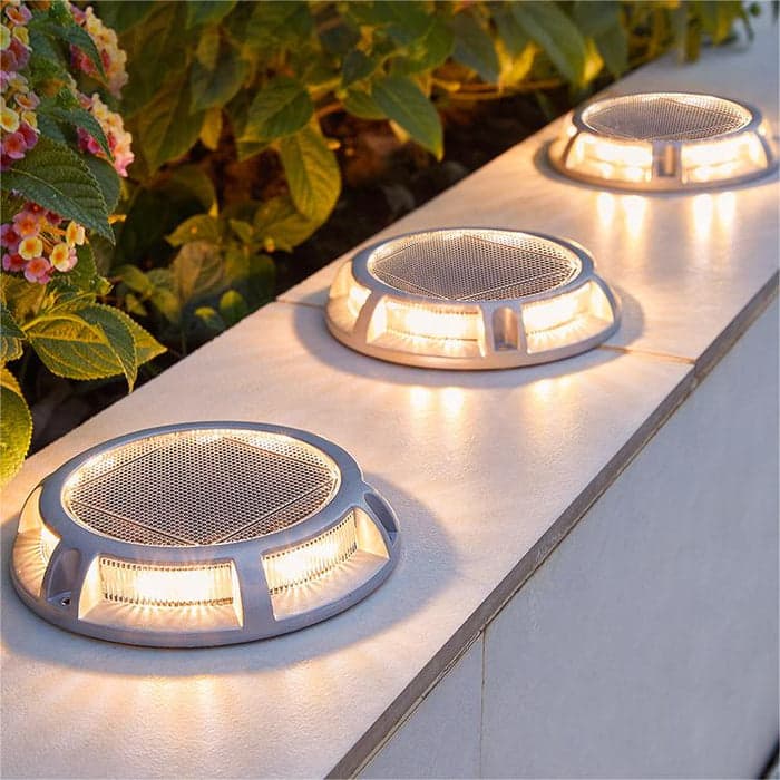 LED Solar Deck Lights Outdoor Lawn Lamps for Courtyards and Pathways