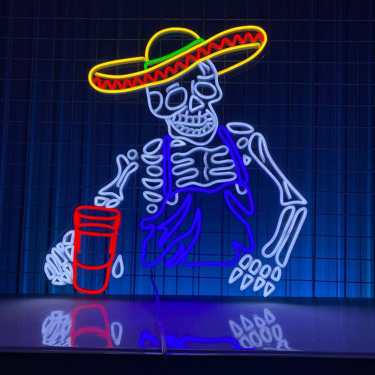 Vibrant Day of the Dead Neon Sign ¨C Festive Skeleton with Sombrero for Themed Events and Celebrations